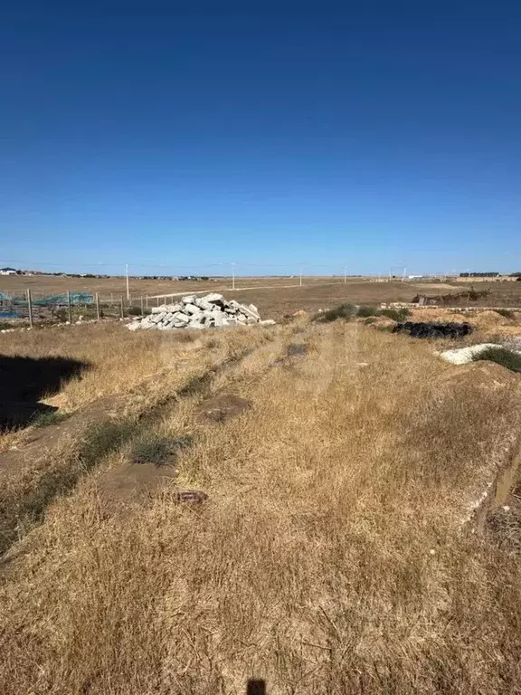 Участок в Крым, Сакский район, Суворовское с/пос, с. Великое ул. ... - Фото 1