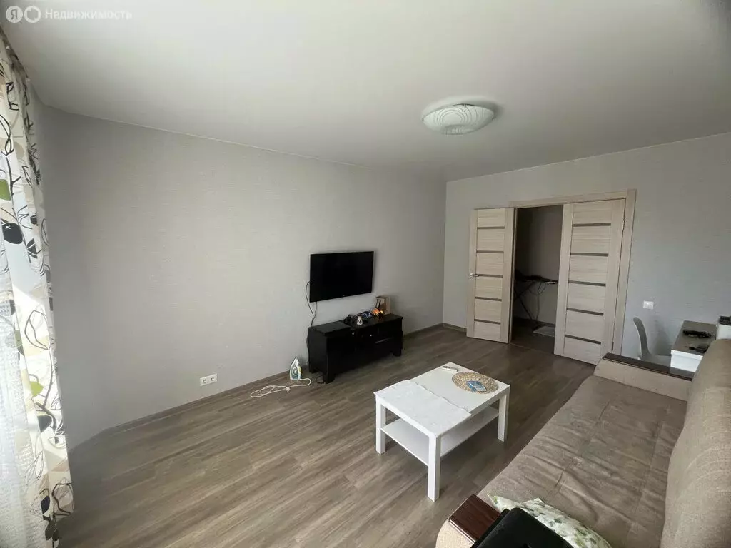 3-комнатная квартира: Волгоград, бульвар Энгельса, 29 (65 м) - Фото 1