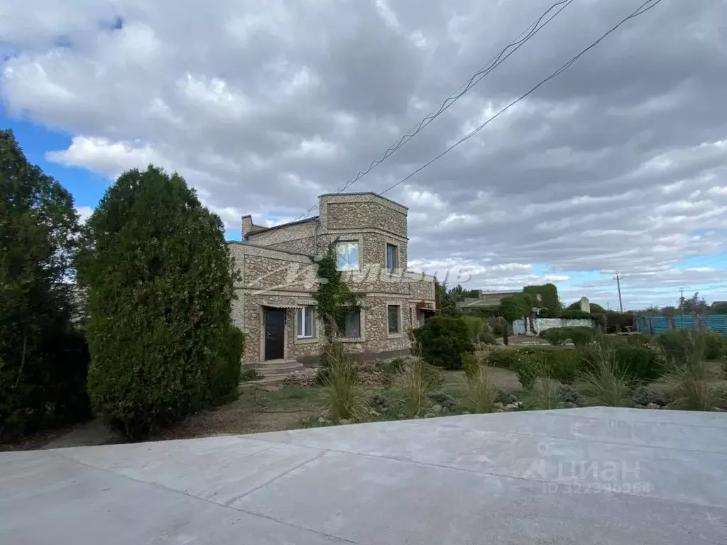 Коттедж в Крым, Сакский район, Ореховское с/пос, с. Михайловка пер. ... - Фото 1