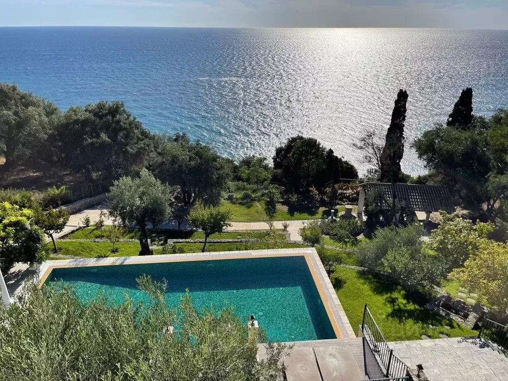 Дом в Краснодарский край, Сочи Адлер жилрайон, ул. Медовая, 58/8 (300 ... - Фото 2