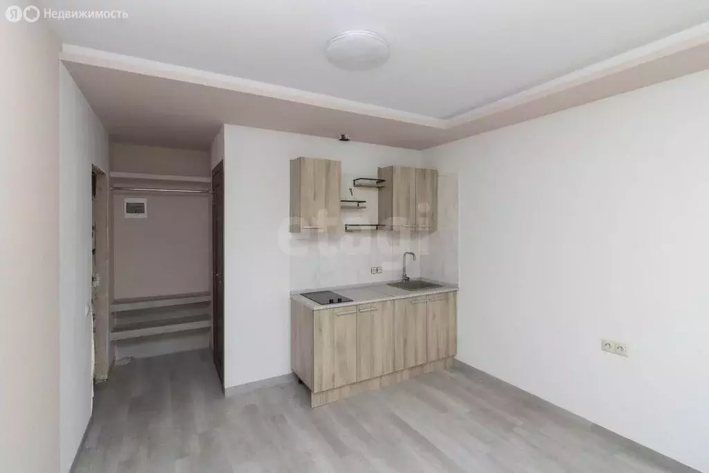 Квартира-студия: Тюмень, улица Республики, 220 (16.8 м) - Фото 1