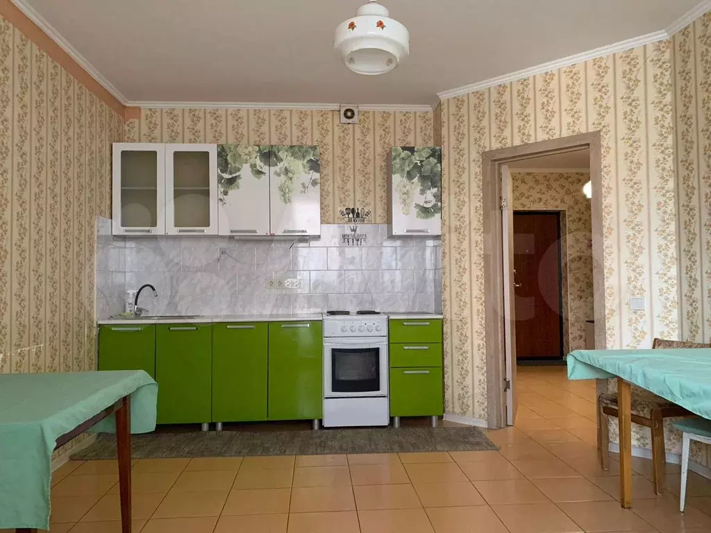 2-к. квартира, 70 м, 2/17 эт. - Фото 0