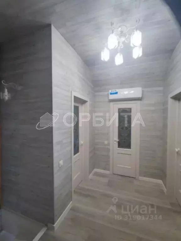Дом в Тюменская область, Тюмень Набережная ул. (100 м) - Фото 1