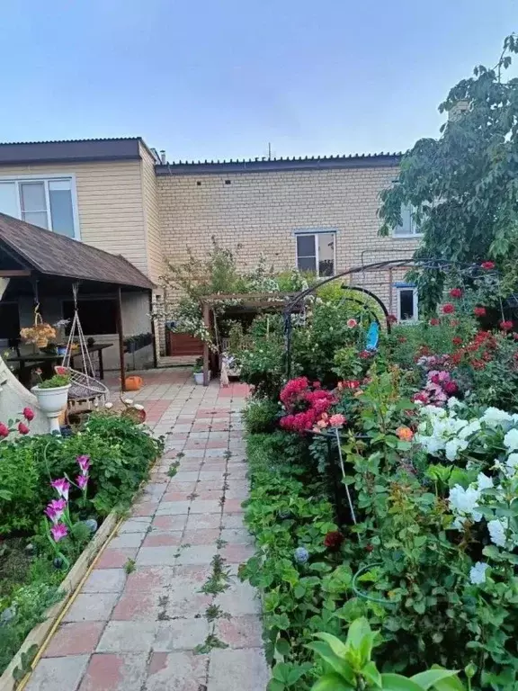 Дом в Волгоградская область, Дубовка Садовая ул., 74 (262 м) - Фото 1