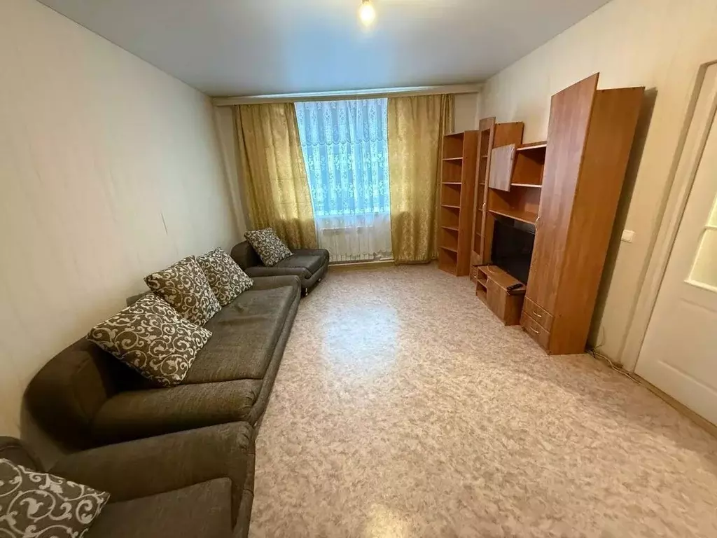 1-к кв. Белгородская область, Губкин Севастопольская ул., 115 (40.0 м) - Фото 1