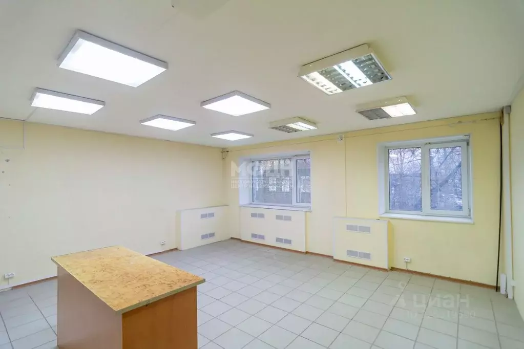 Помещение свободного назначения в Карелия, Петрозаводск ул. ... - Фото 1