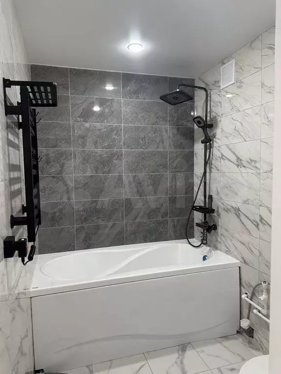 3-к. квартира, 63 м, 3/9 эт. - Фото 0