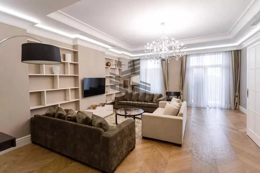 3-к кв. Татарстан, Казань Комсомольская ул., 2 (102.0 м) - Фото 1