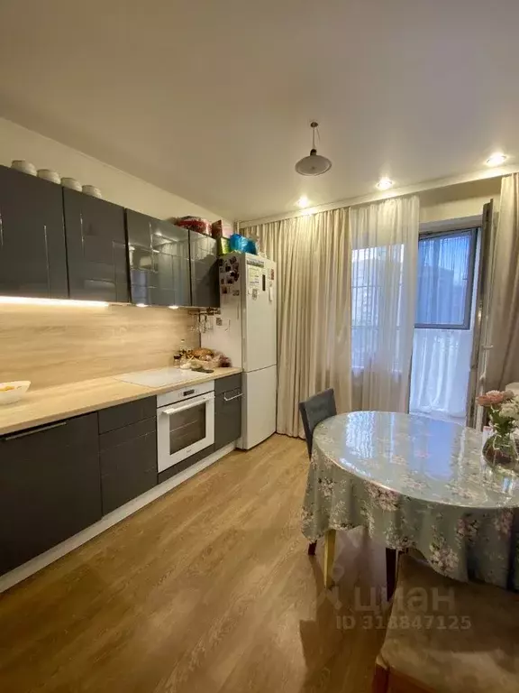 3-к кв. Волгоградская область, Волгоград ул. Мичурина, 19 (77.0 м) - Фото 0