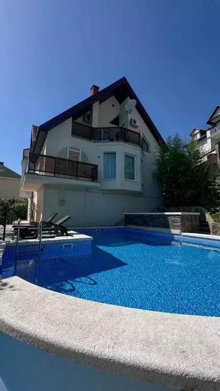 Дом в Краснодарский край, Сочи Курортный просп., 100/95 (300 м) - Фото 1