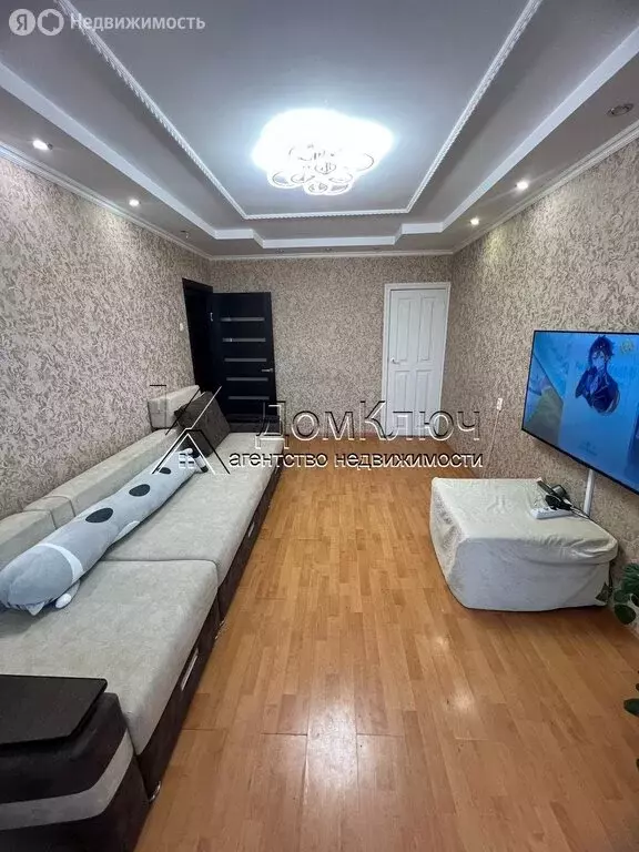 3-комнатная квартира: Кумертау, Бабаевская улица, 8 (72.9 м) - Фото 0
