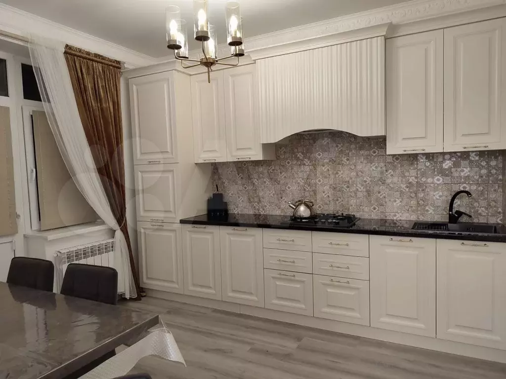 2-к. квартира, 400 м, 2/4 эт. - Фото 1