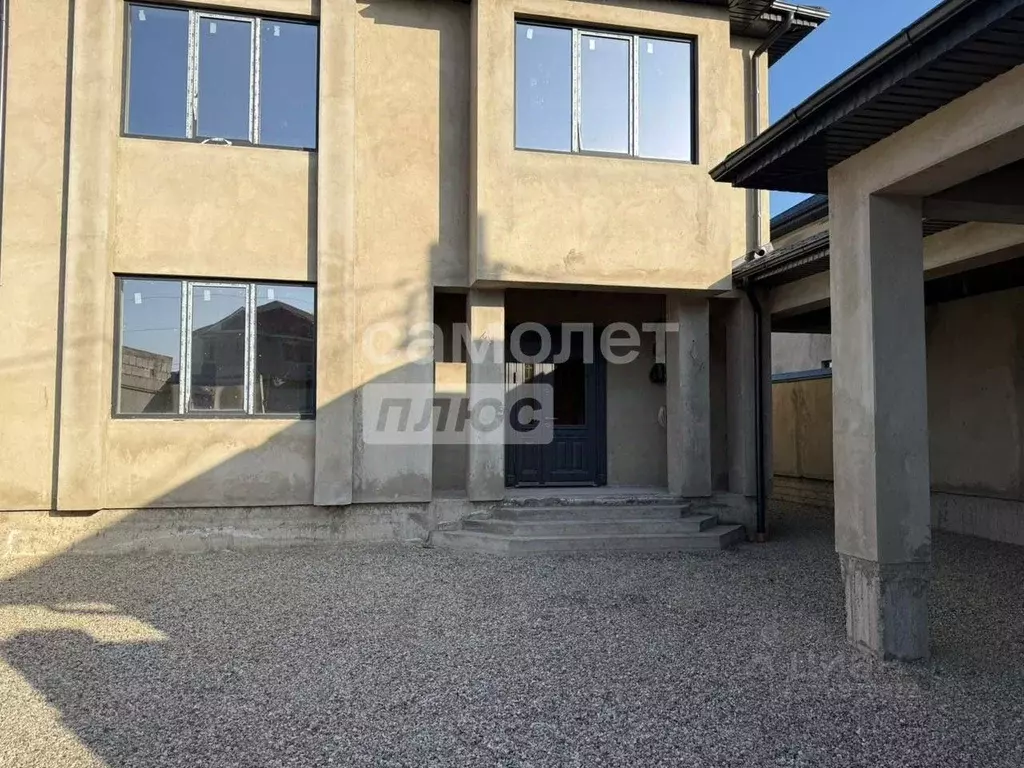 Дом в Кабардино-Балкария, Нальчик ул. Джанхотова, 10 (253 м) - Фото 1