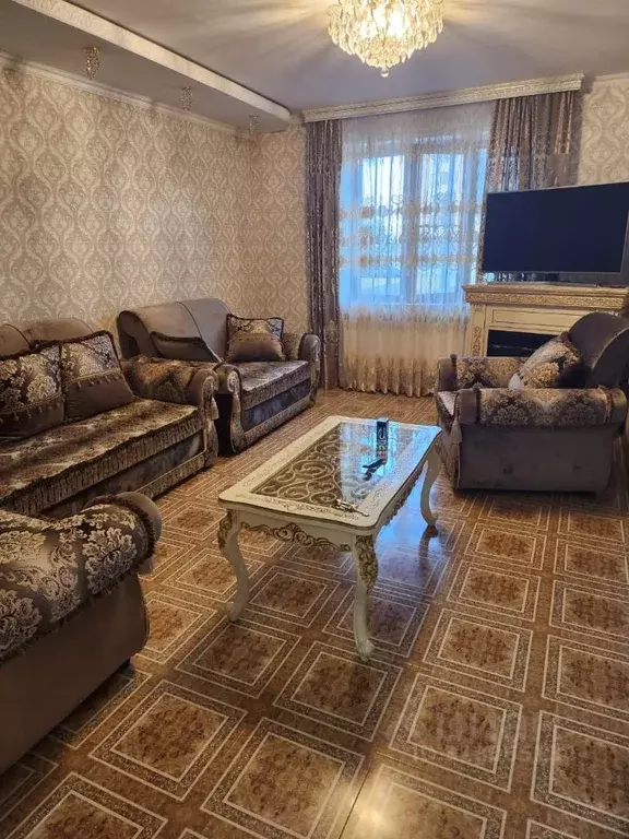 2-к кв. Северная Осетия, Владикавказ ул. Генерала Дзусова, 6А (86.0 м) - Фото 0