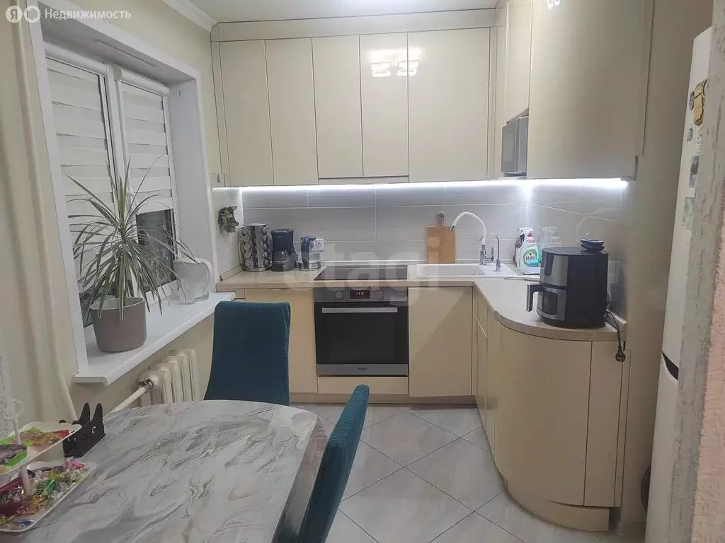 3-комнатная квартира: Ачинск, 6-й микрорайон, 11 (58.6 м) - Фото 1