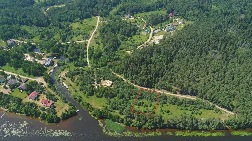 Участок в Тверская область, Кимрский муниципальный округ, д. Ваулино ... - Фото 1