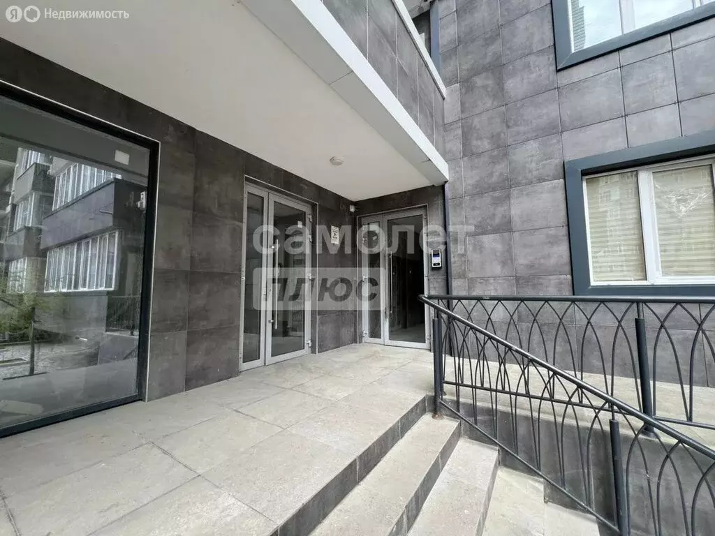 3-комнатная квартира: Махачкала, улица Вузовское Озеро, 13 (102.9 м) - Фото 1