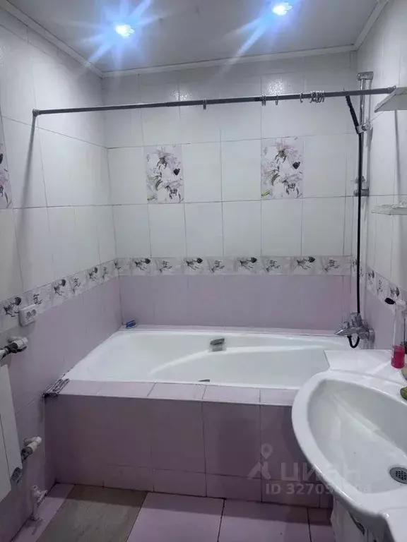 Дом в Ростовская область, Ростов-на-Дону ул. Солидарности (100 м) - Фото 1