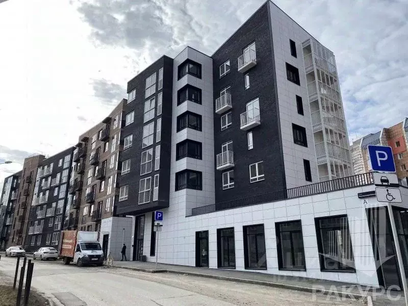3-к кв. Пермский край, Пермь ул. Милиционера Власова, 8 (66.7 м) - Фото 1