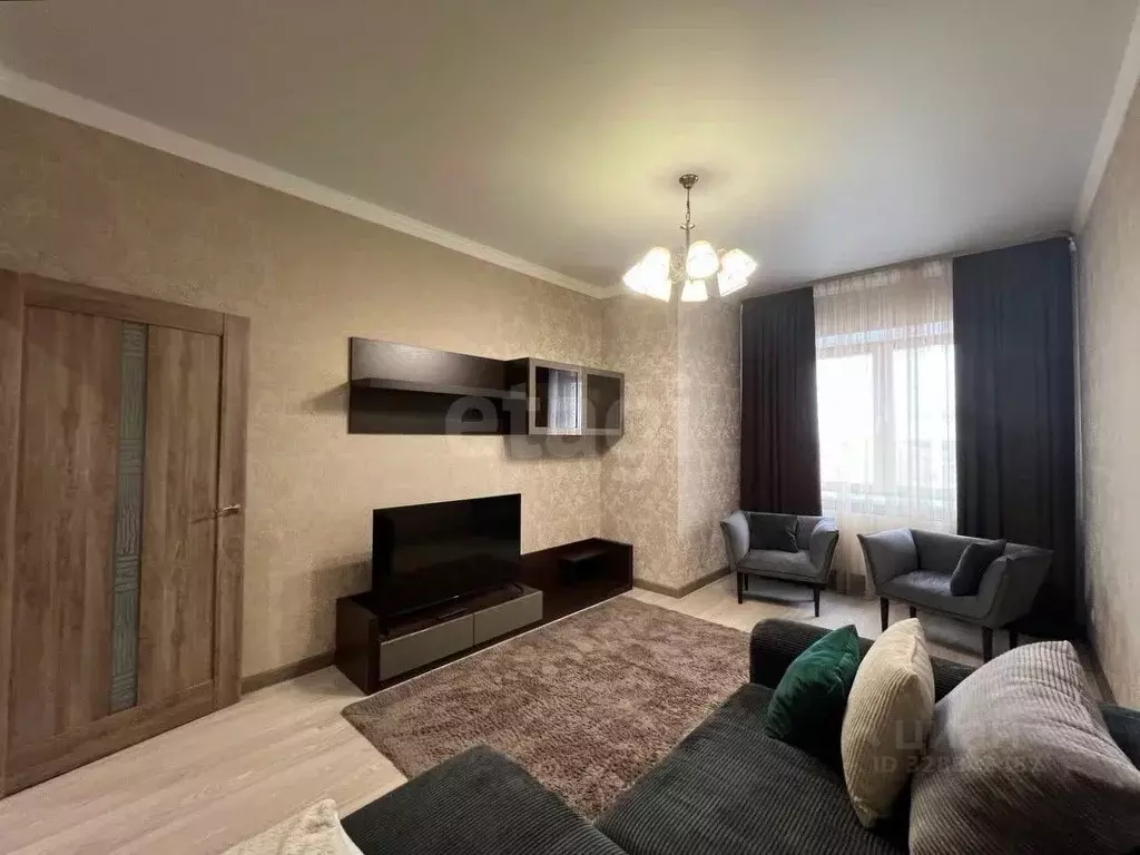 2-к кв. Тюменская область, Тюмень ул. 50 лет Октября, 4 (66.0 м) - Фото 1