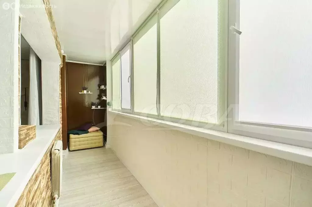 1-комнатная квартира: Тюмень, улица Республики, 239 (29.4 м) - Фото 0