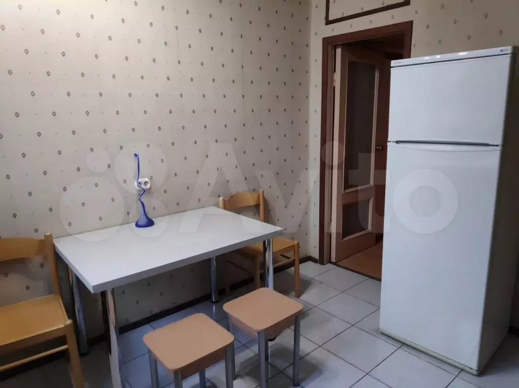 2-к. квартира, 58 м, 2/4 эт. - Фото 1