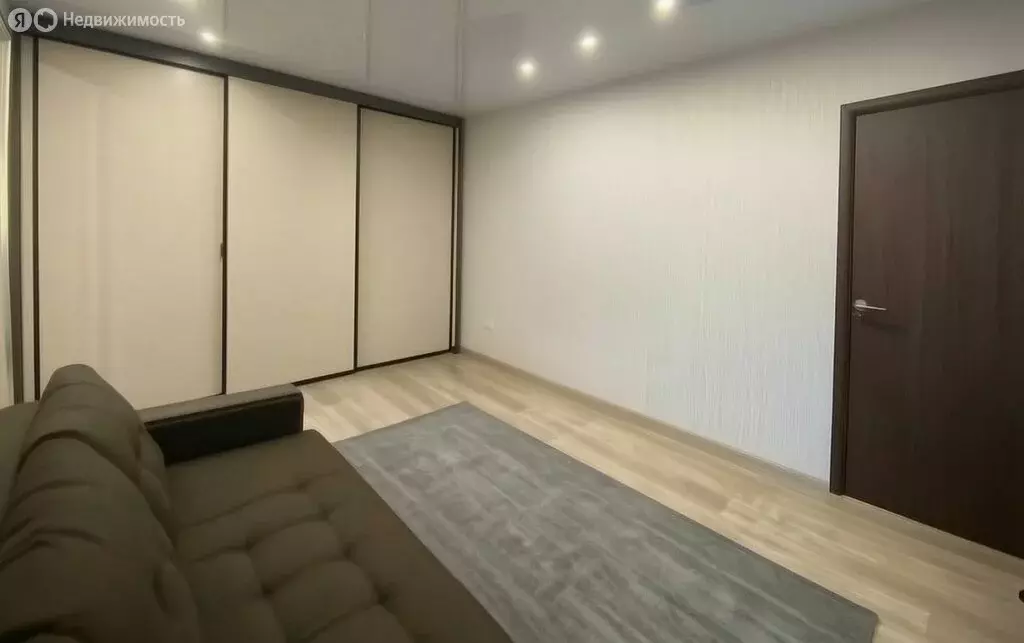 2-комнатная квартира: Мурманск, улица Свердлова, 8к3 (45 м) - Фото 1