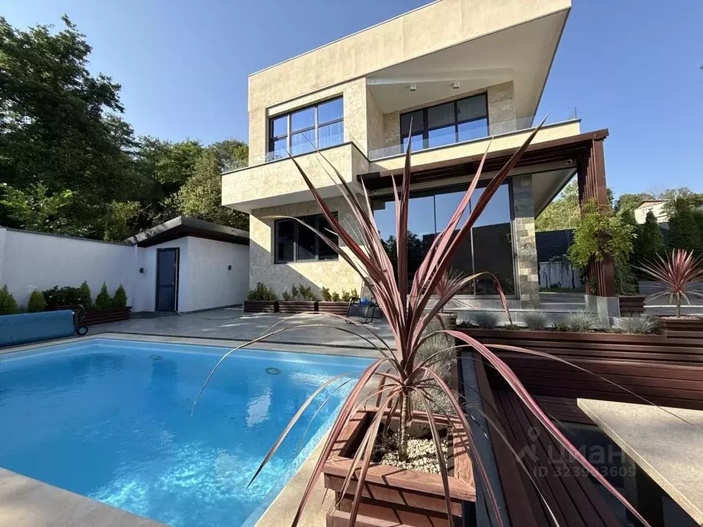 Дом в Краснодарский край, Сочи городской округ, с. Высокое  (160 м) - Фото 1