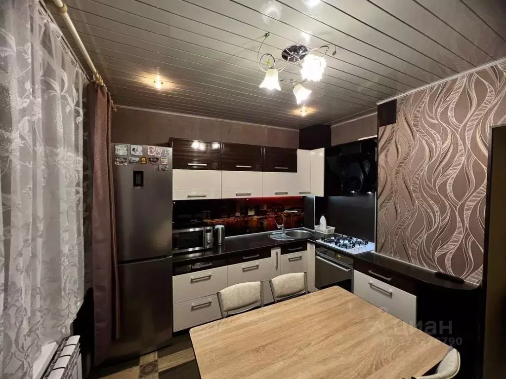 3-к кв. Курская область, Курск Курского завода тракторных запчастей ... - Фото 0