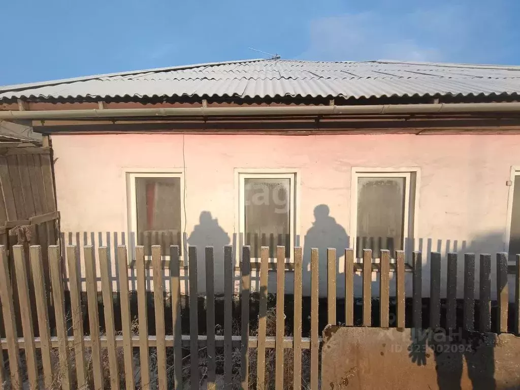 Дом в Красноярский край, Красноярск ул. Цементников, 32 (42 м) - Фото 1