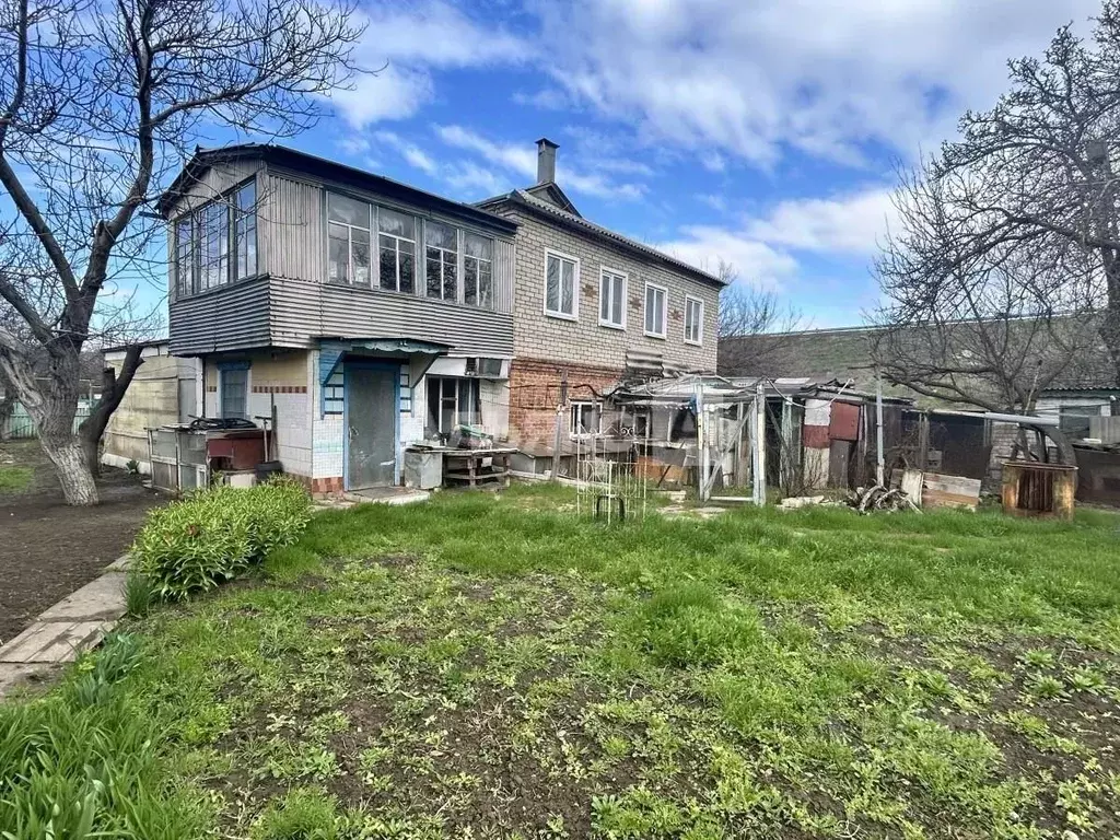 Дом в Ростовская область, Белая Калитва ул. Щаденко (150 м) - Фото 1