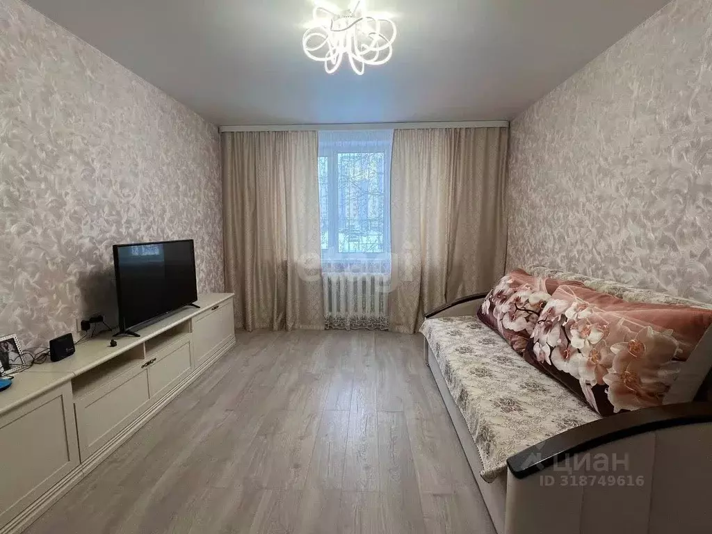 3-к кв. Владимирская область, Ковров ул. Строителей, 26к2 (62.9 м) - Фото 0