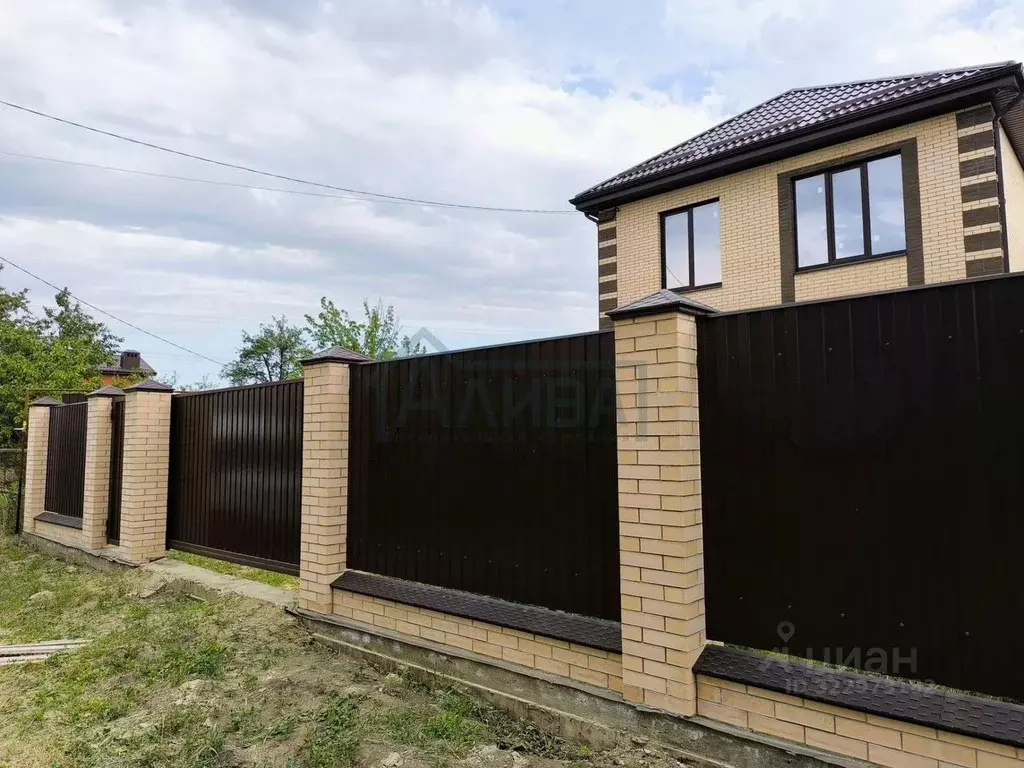 Дом в Ростовская область, Новочеркасск Баклановский просп., 196 (144 ... - Фото 1