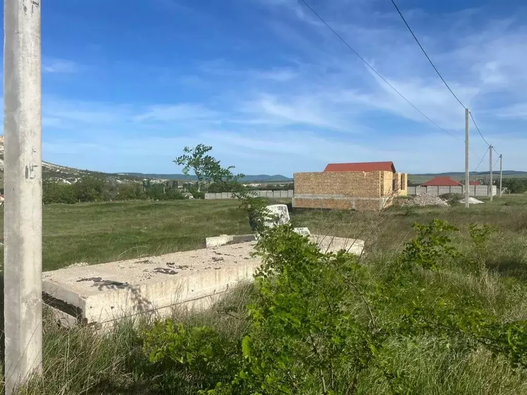 Участок в Крым, Белогорский район, Вишенское с/пос, с. Белая Скала ул. ... - Фото 1