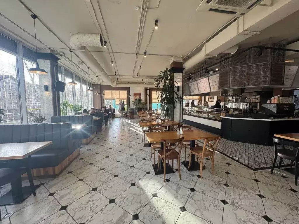 Помещение свободного назначения в Тюменская область, Тюмень ул. ... - Фото 1