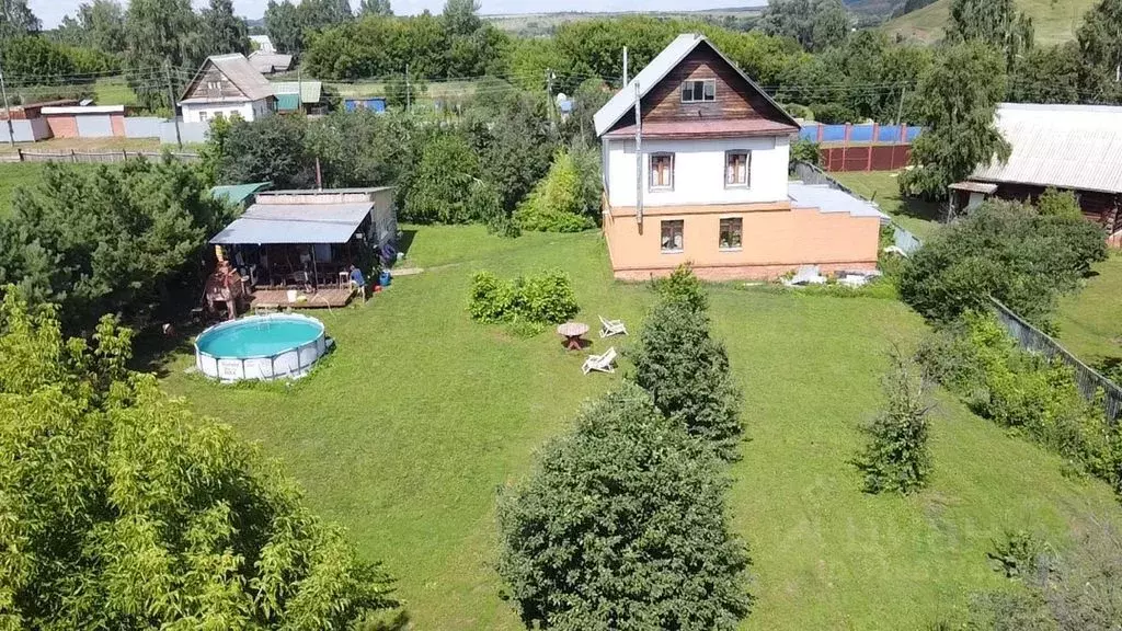 Дом в Удмуртия, Каракулинский район, с. Колесниково Казанская ул., 9 ... - Фото 0