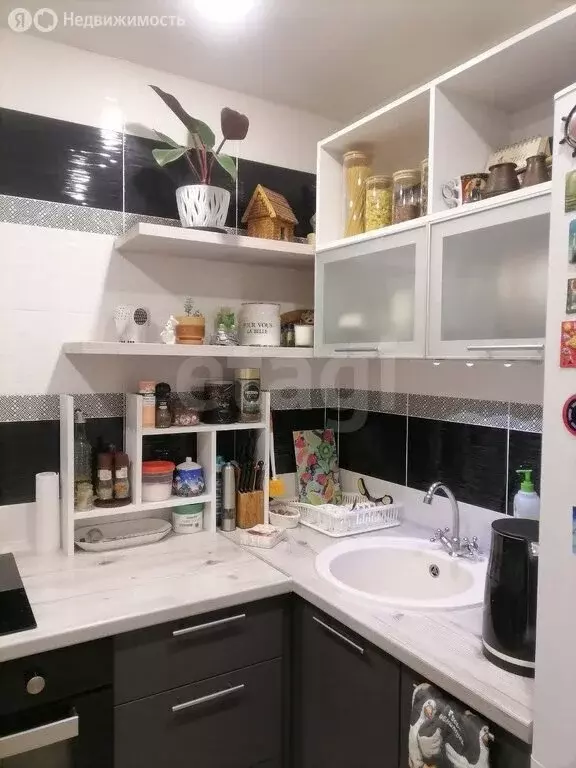 3-комнатная квартира: Нижний Тагил, улица Пархоменко, 147 (58.4 м) - Фото 2