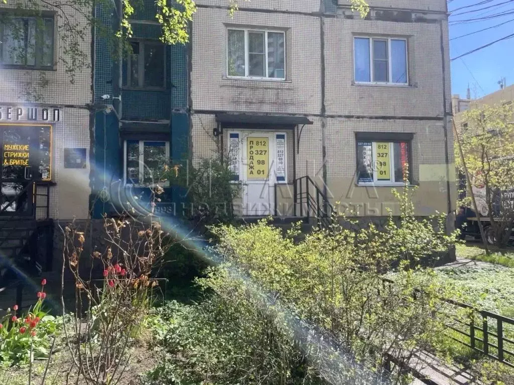 Торговая площадь в Санкт-Петербург ул. Уточкина, 1К1 (70 м) - Фото 1