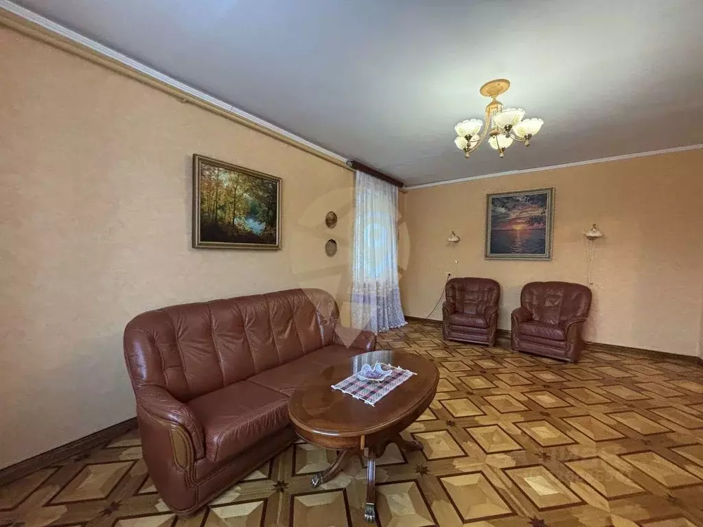 Дом в Белгородская область, Старый Оскол Летная ул. (200 м) - Фото 1