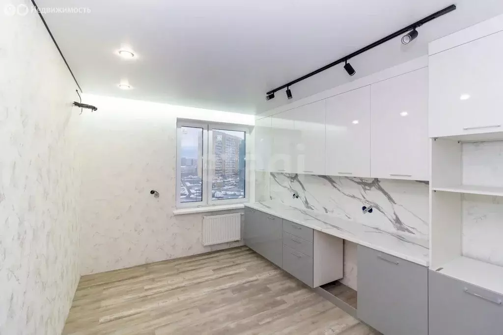 2-комнатная квартира: Тюмень, Интернациональная улица, 197А (65.3 м) - Фото 1