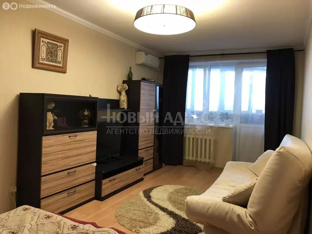 1-комнатная квартира: Калуга, улица Баррикад, 144 (55 м) - Фото 2