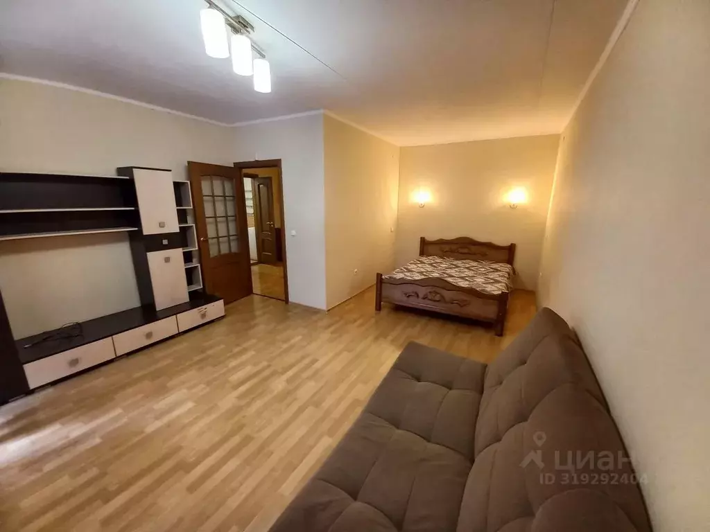 1-к кв. Татарстан, Казань ул. Сафиуллина, 50а (50.0 м) - Фото 0