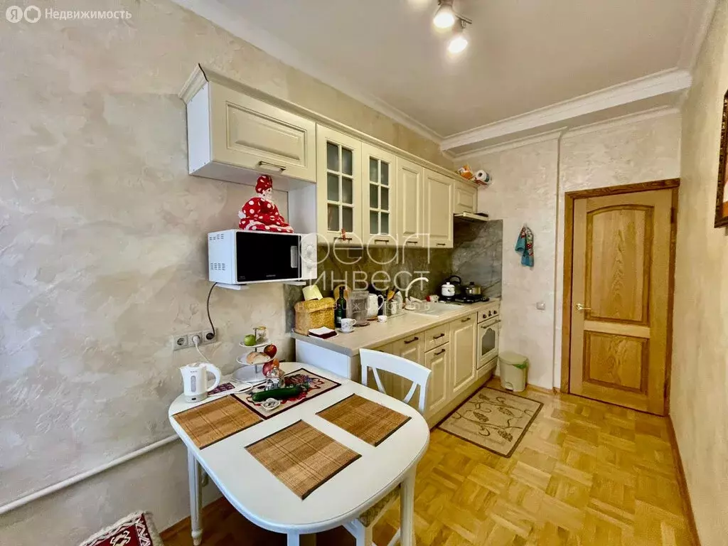 3-комнатная квартира: Сочи, микрорайон Центральный, улица Войкова, 49 ... - Фото 2