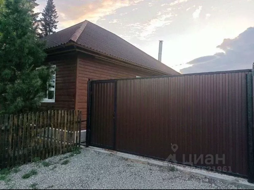 Дом в Хакасия, Абакан Центральная ул., 86 (80 м) - Фото 1