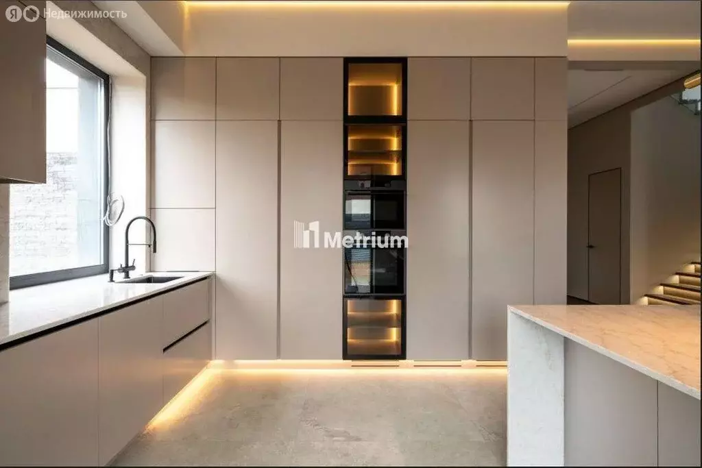 Дом в деревня Лапино, КП Корнер Лапино (372 м) - Фото 1