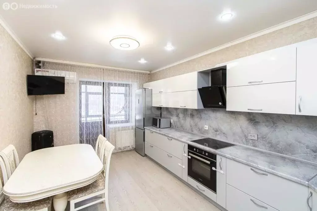 2-комнатная квартира: Тюмень, Харьковская улица, 64 (59.7 м) - Фото 1