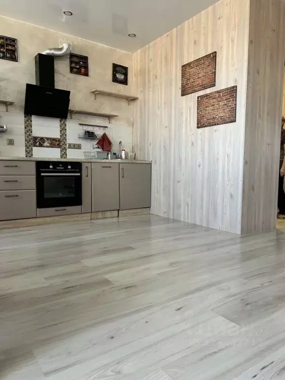 2-к кв. Омская область, Омск ул. Красный Путь, 105 (58.0 м) - Фото 1