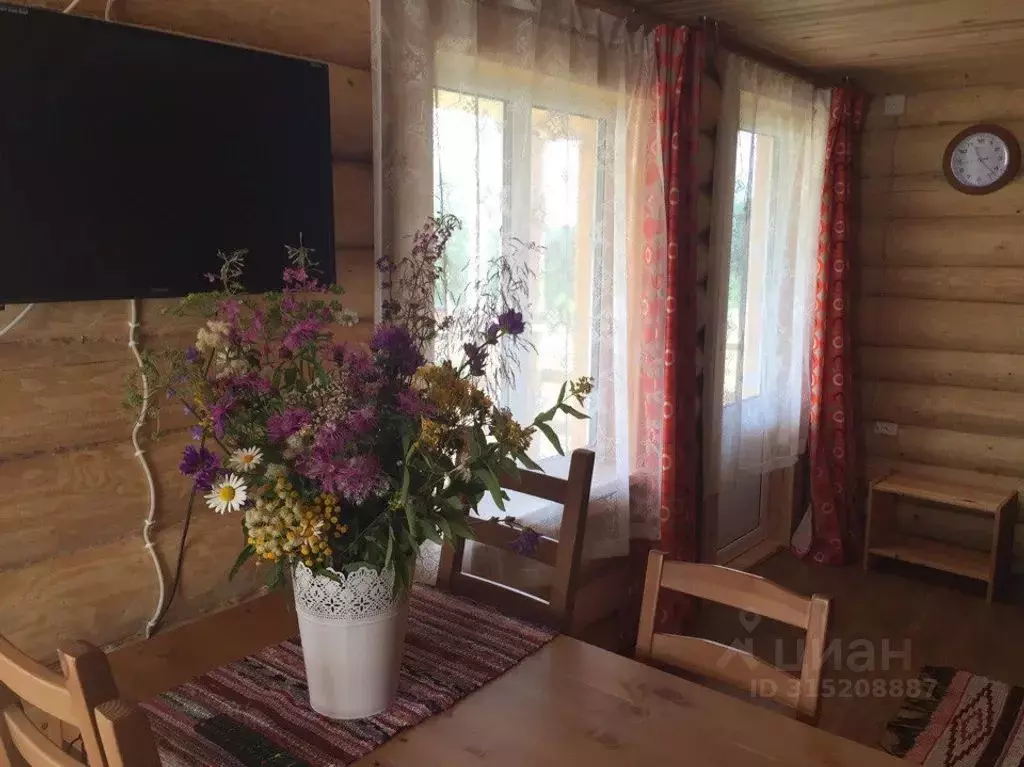 Дом в Ленинградская область, Подпорожский район, Вознесенское ... - Фото 1