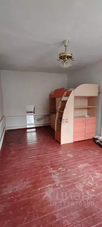 Дом в Калмыкия, Элиста ул. Имени Очирова Николая Митировича, 7 (37 м) - Фото 1