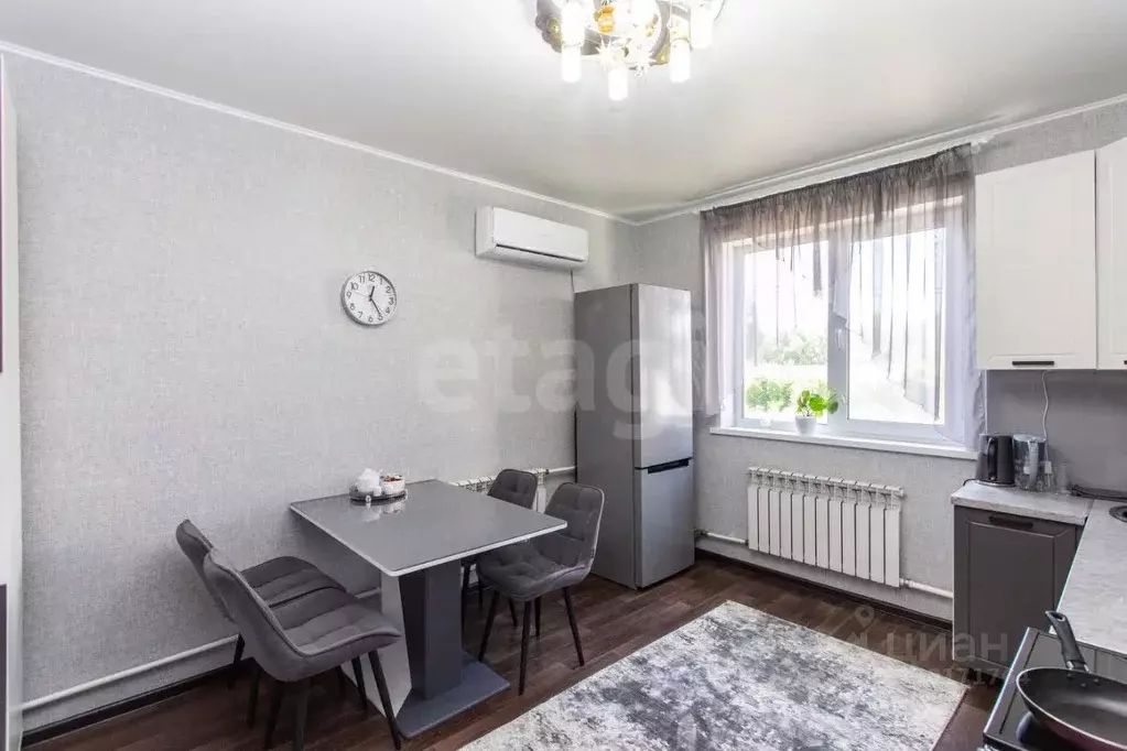 Дом в Тюменская область, Тобольск проезд Речной, 4 (100 м) - Фото 1